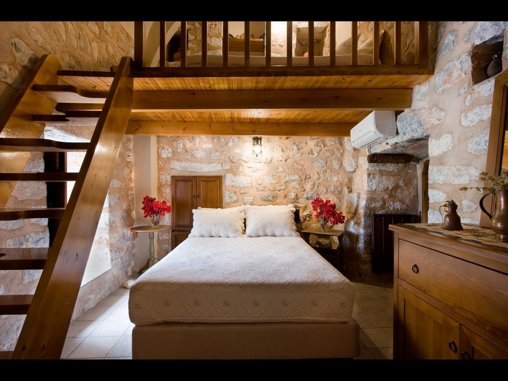 Arapakis Historic Castle Aparthotel Pyrgos Dirou Bilik gambar