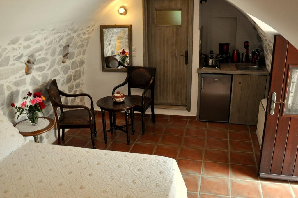 Arapakis Historic Castle Aparthotel Pyrgos Dirou Luaran gambar