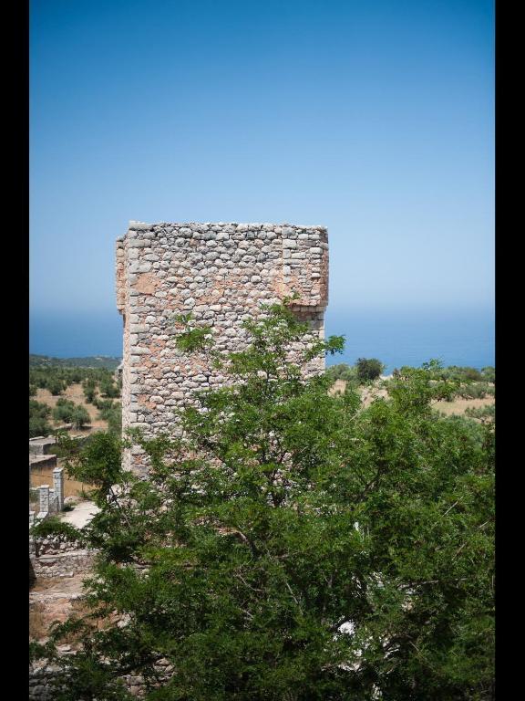 Arapakis Historic Castle Aparthotel Pyrgos Dirou Bilik gambar