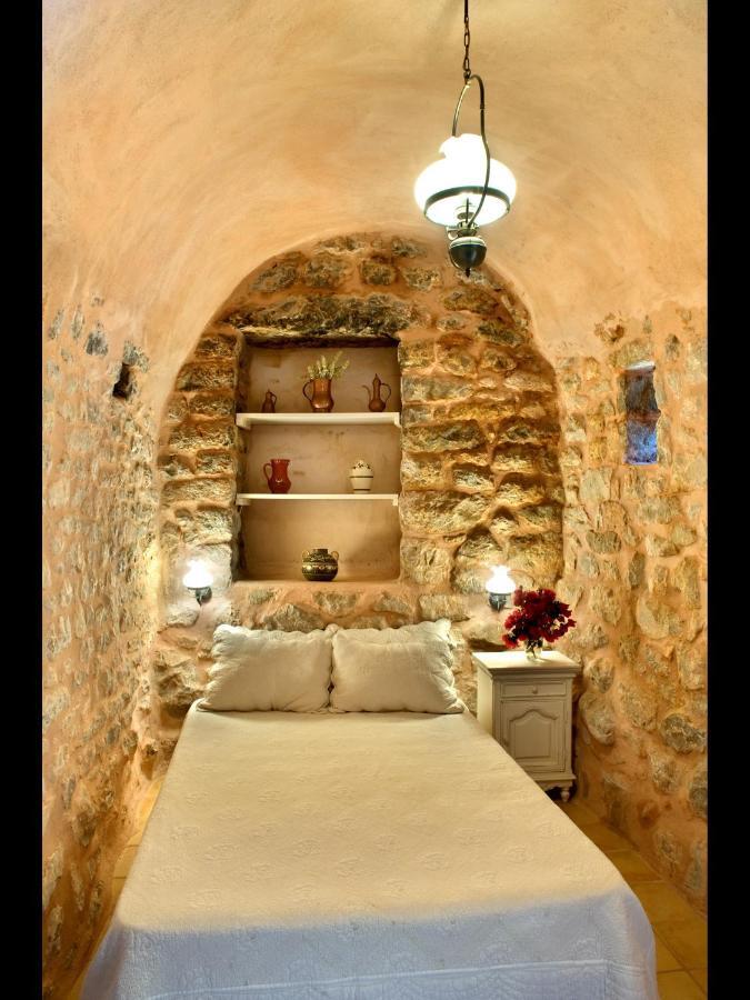 Arapakis Historic Castle Aparthotel Pyrgos Dirou Bilik gambar