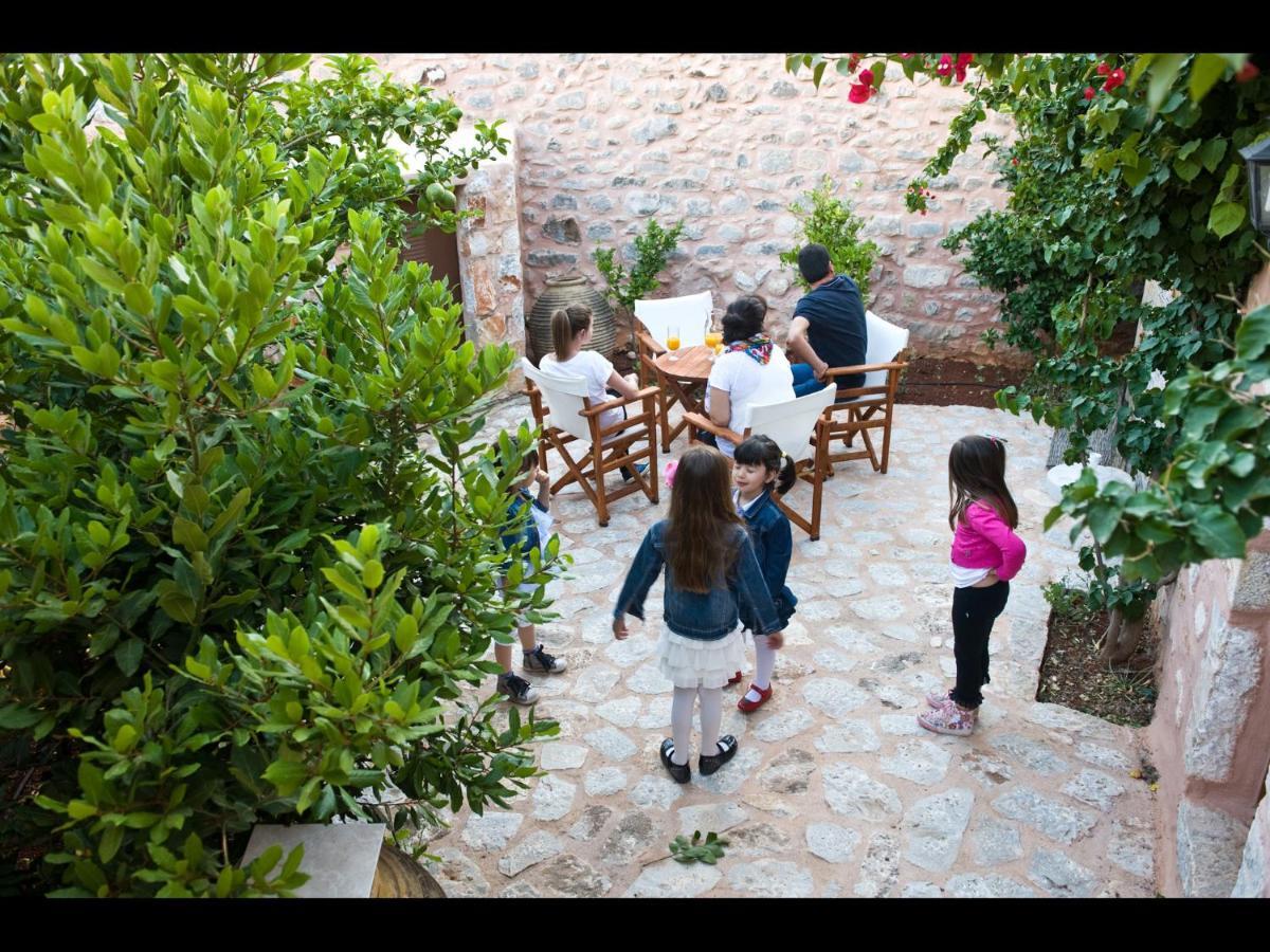 Arapakis Historic Castle Aparthotel Pyrgos Dirou Bilik gambar