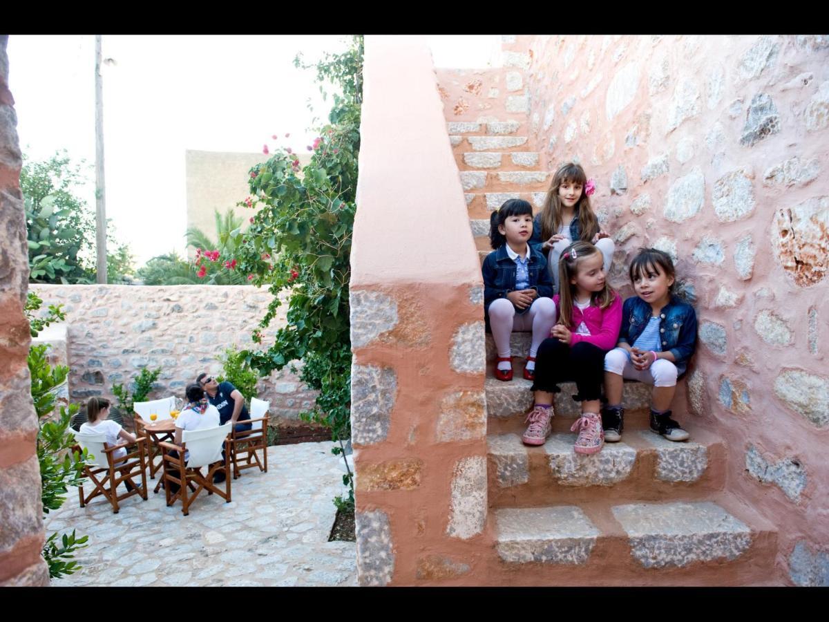 Arapakis Historic Castle Aparthotel Pyrgos Dirou Bilik gambar